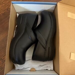 Black Dansko Size 7